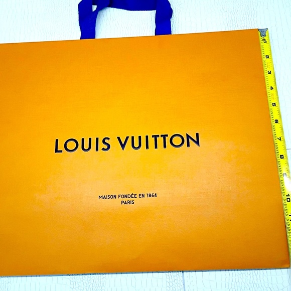 Brand New Louis Vuitton Large 15.75” X 13.40” X 6.35” Gift/Tote/Shopping Bag. - Picture 6 of 7